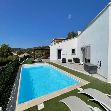 Villa Avec Piscine Cuers Exteriér fotografie