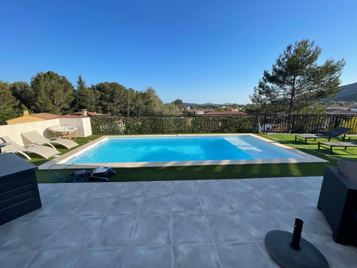 Villa Avec Piscine Cuers Exteriér fotografie