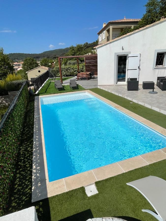 Villa Avec Piscine Cuers Exteriér fotografie