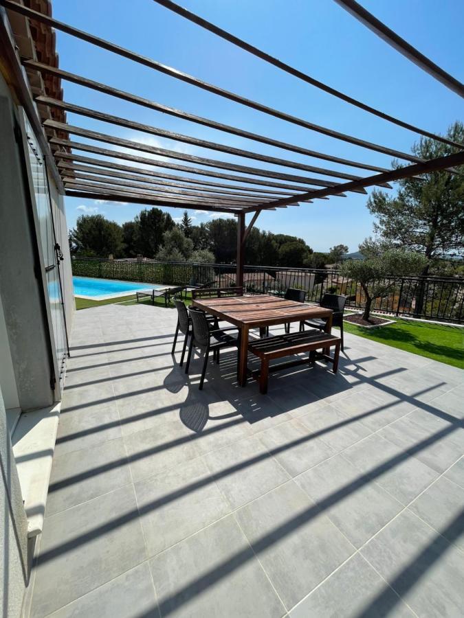 Villa Avec Piscine Cuers Exteriér fotografie